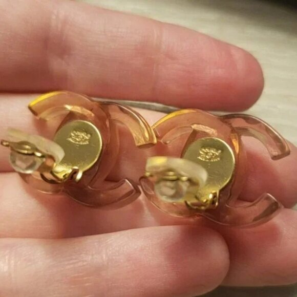 Chanel Vintage LARGE Interlocking CC Clip On Earrings - Picture 8 of 15